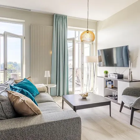 Oberdeck Mit Westbalkon 부스트로우